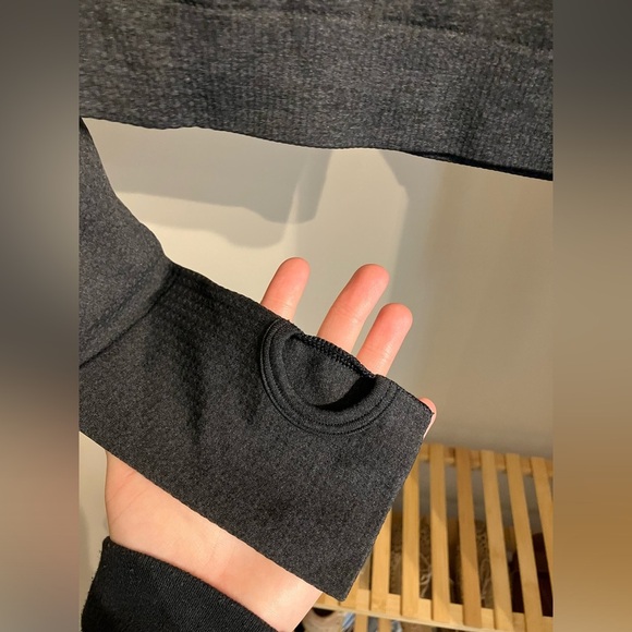 Gym Shark Crop Long Sleeve - Picture 4 of 5